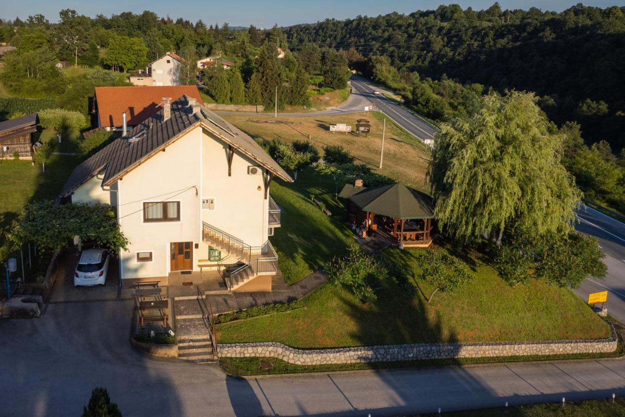 Apartments Lucija Slunj Esterno foto